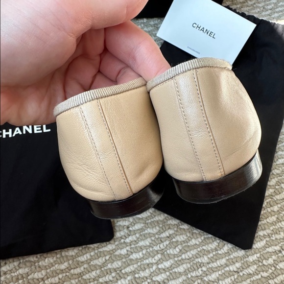 Chanel nude/black cap toe ballerinas 37.5 C - Picture 6 of 15